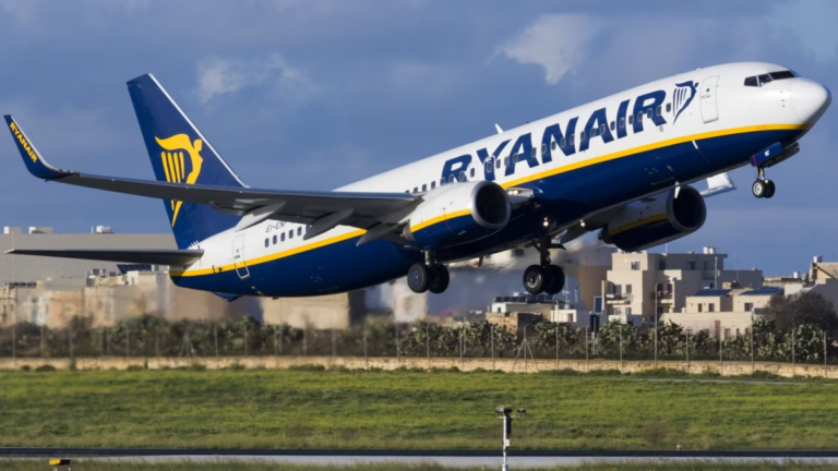 Ryanair запустил распродажу билетов на рождественские каникулы и Новый год