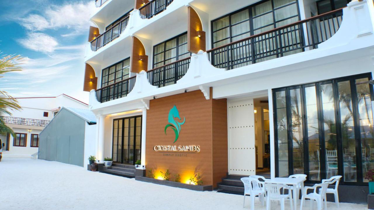 Crystal Sands Beach Hotel 4* | Мальдіви