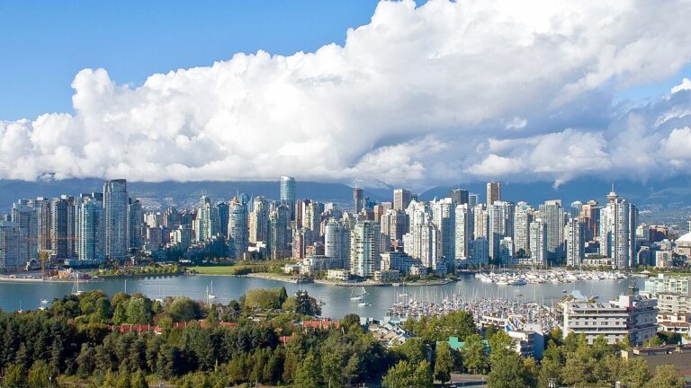 11NTS VANCOUVER & WINE COUNTRY INCLUDING FREE AT SEA